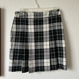 Black plaid pleated skirt Petite Sophisticate 26” waist sz 2